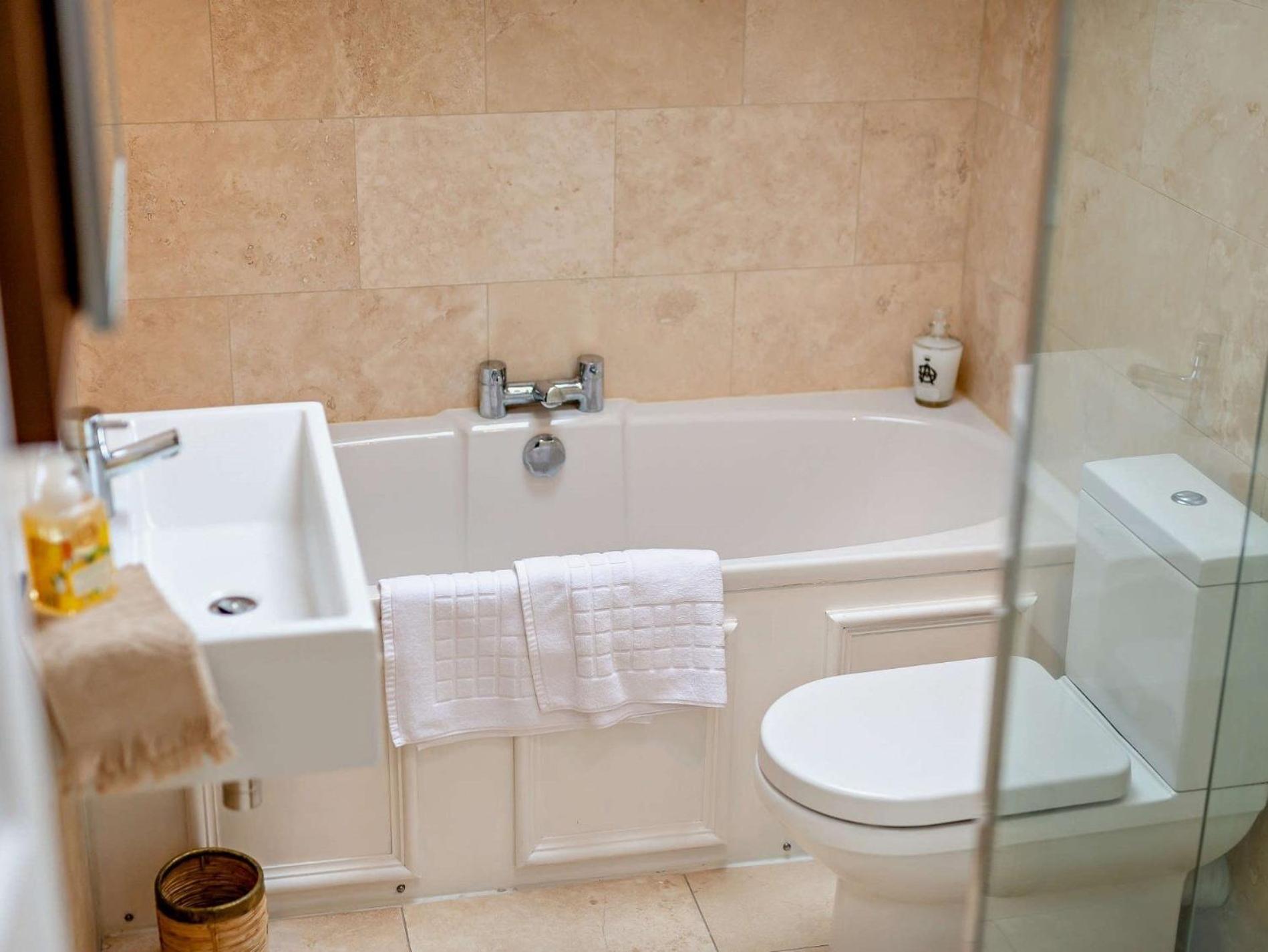 2 Bed In Hh037 *